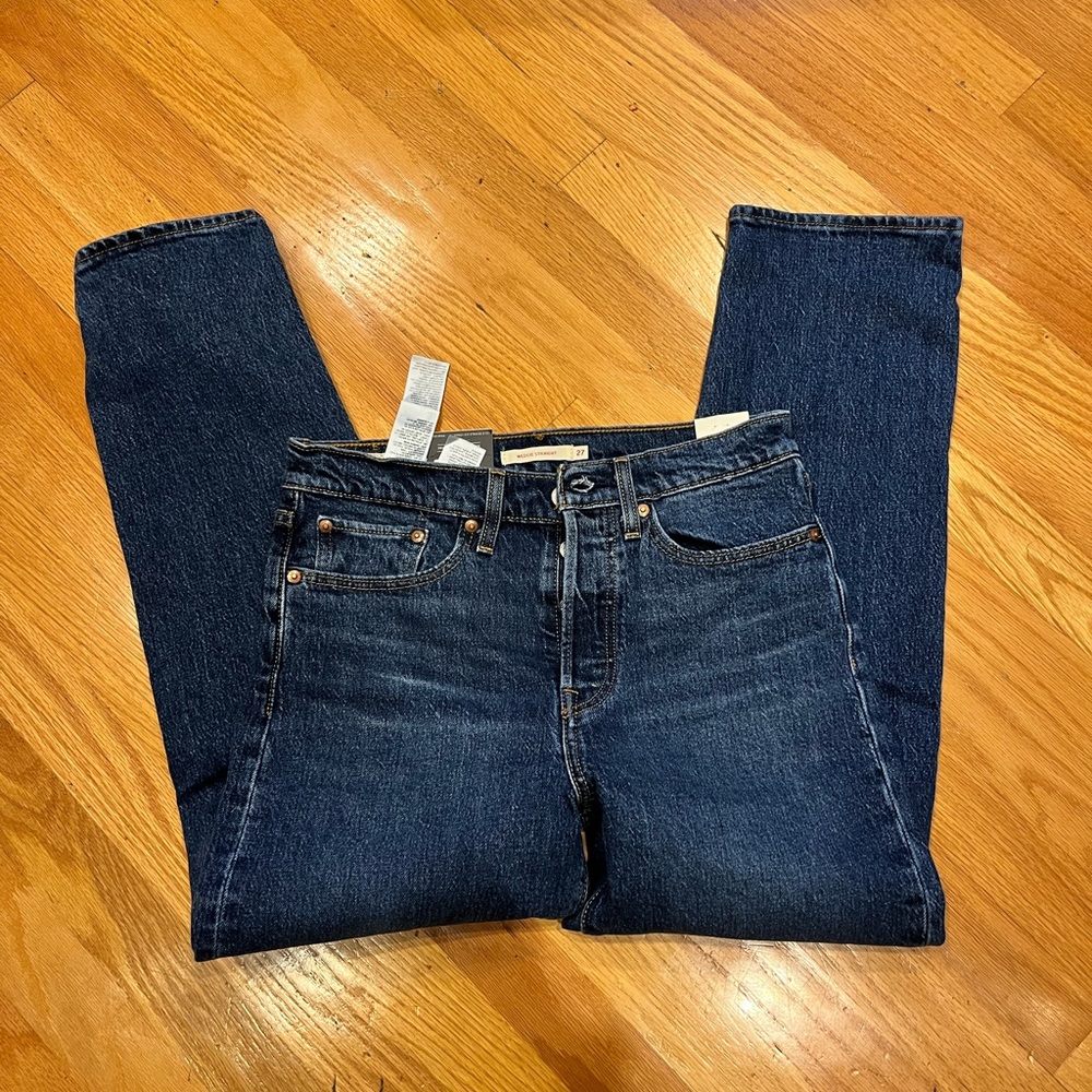 Levi’s Wedgie Jeans NWT size 27